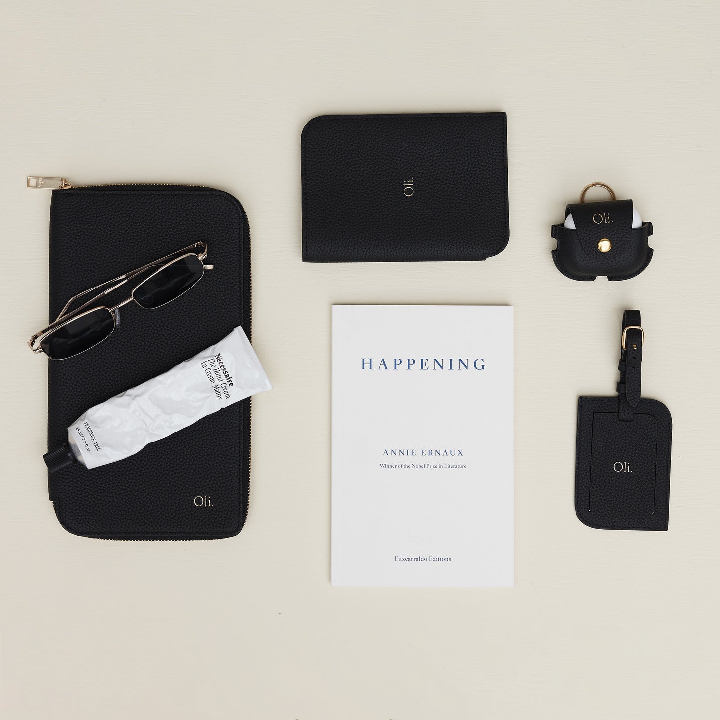 Olivia Family Travel Wallet Black