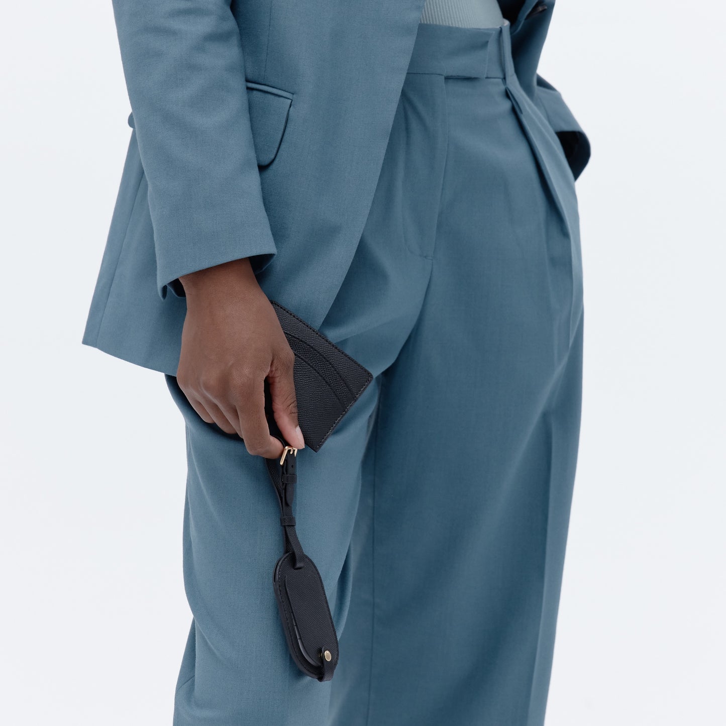 Essential Round Luggage Tag Recycled Saffiano Black