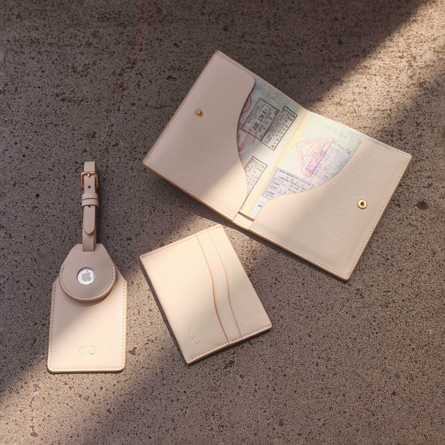 Wave Passport Cover Cream