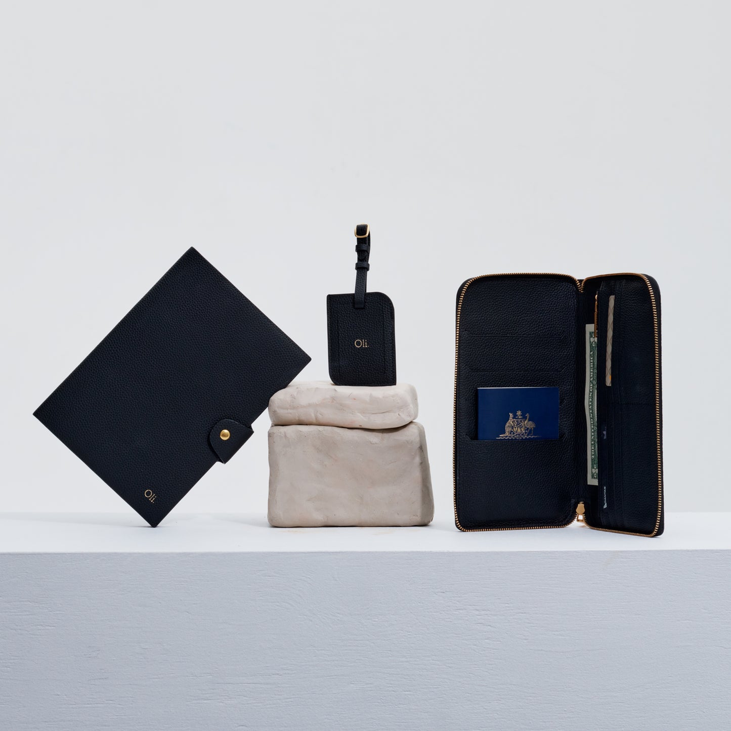 Olivia Family Travel Wallet Black