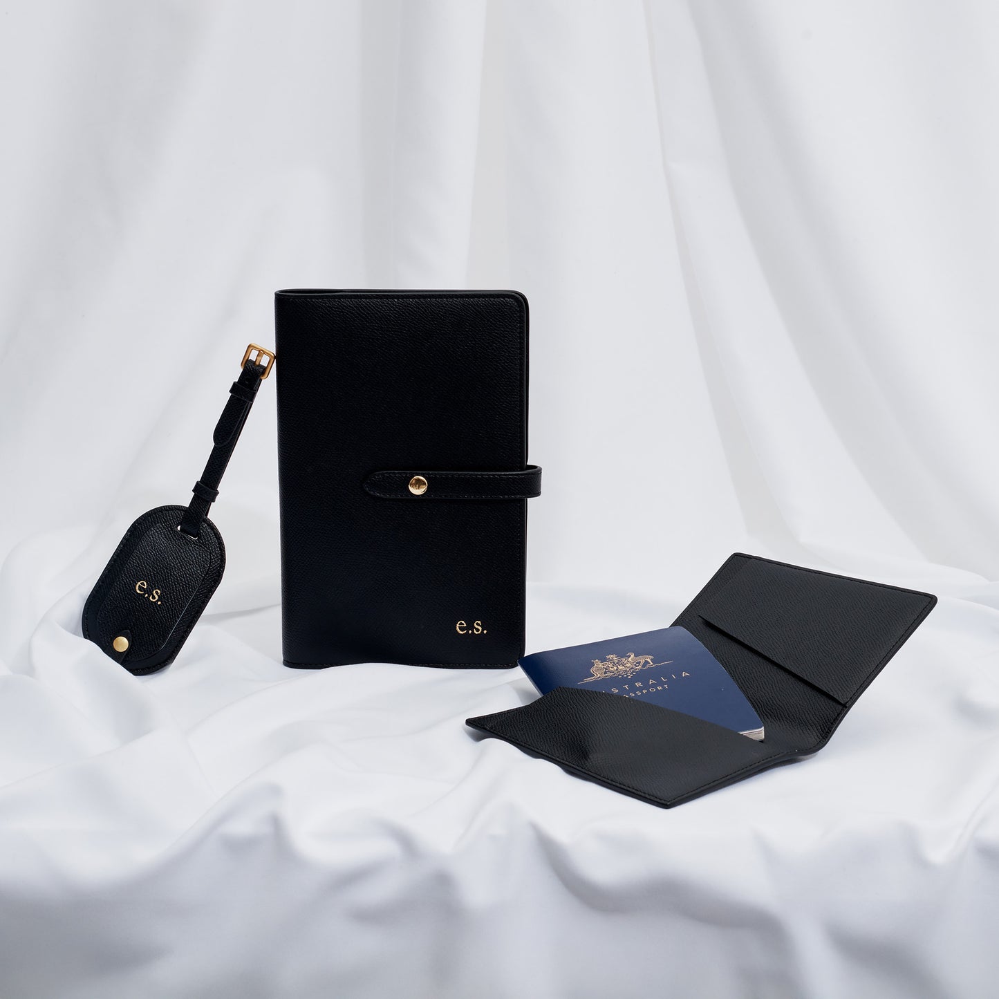 Essential Round Luggage Tag Recycled Saffiano Black