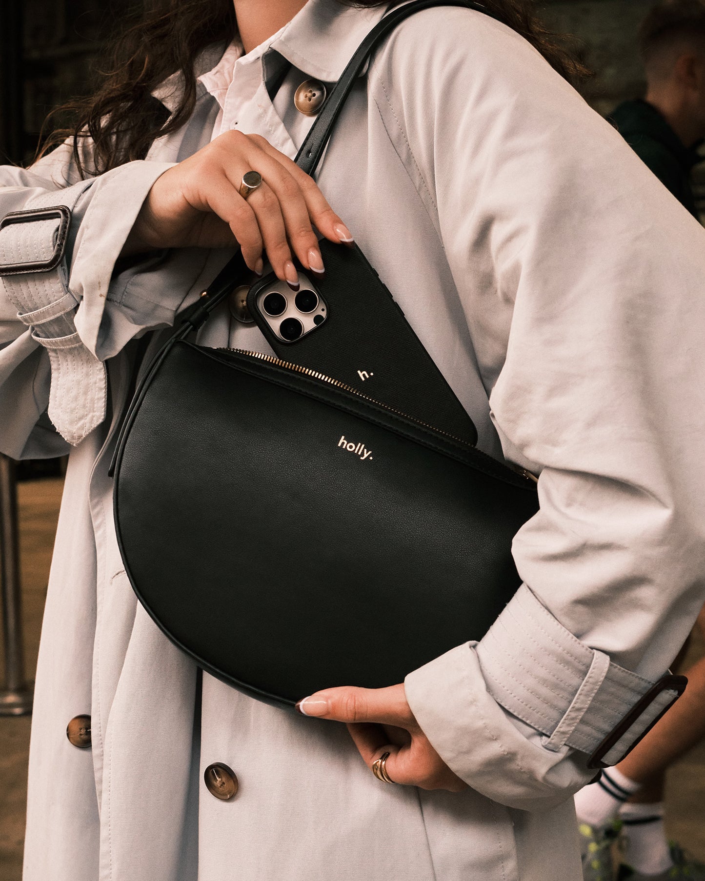 Timeless Zip Top Shoulder Bag Black