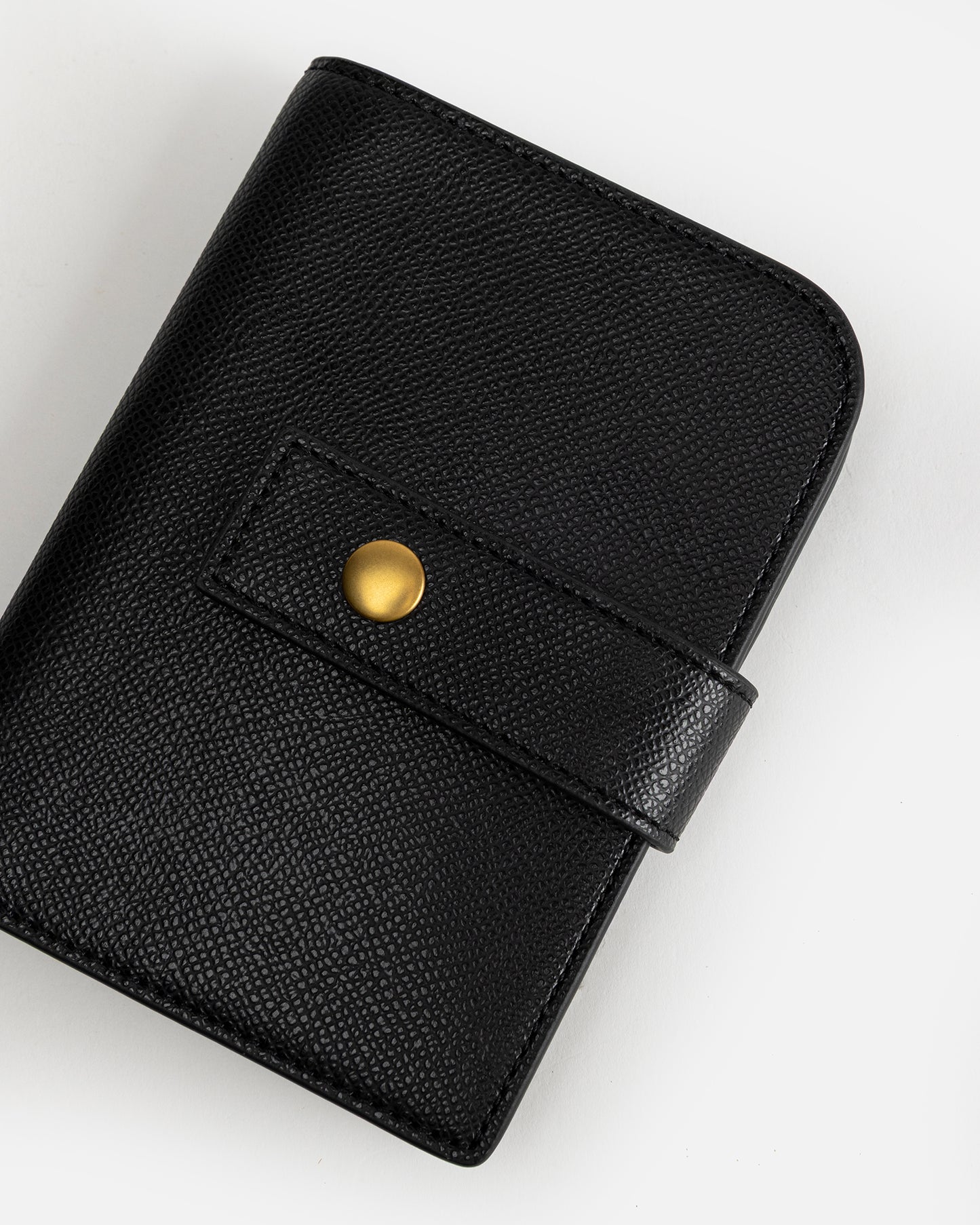 Ava Passport Cover Black