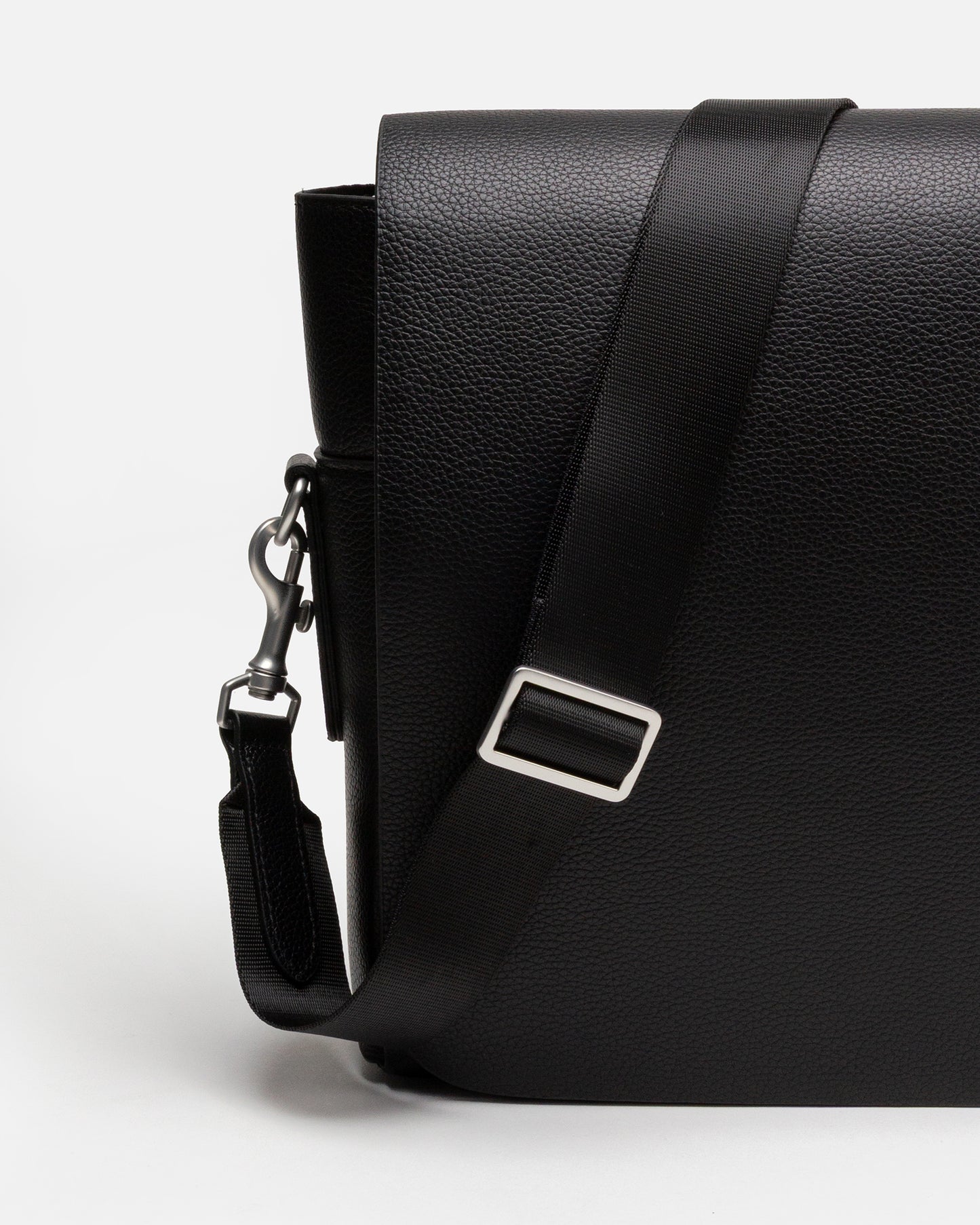 Jude Messenger Bag Black