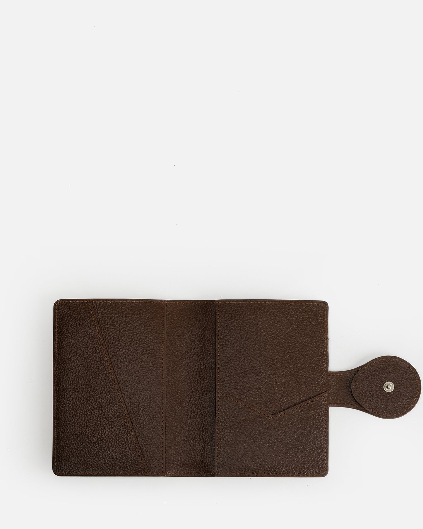 Jude Airtag Passport Holder Chestnut