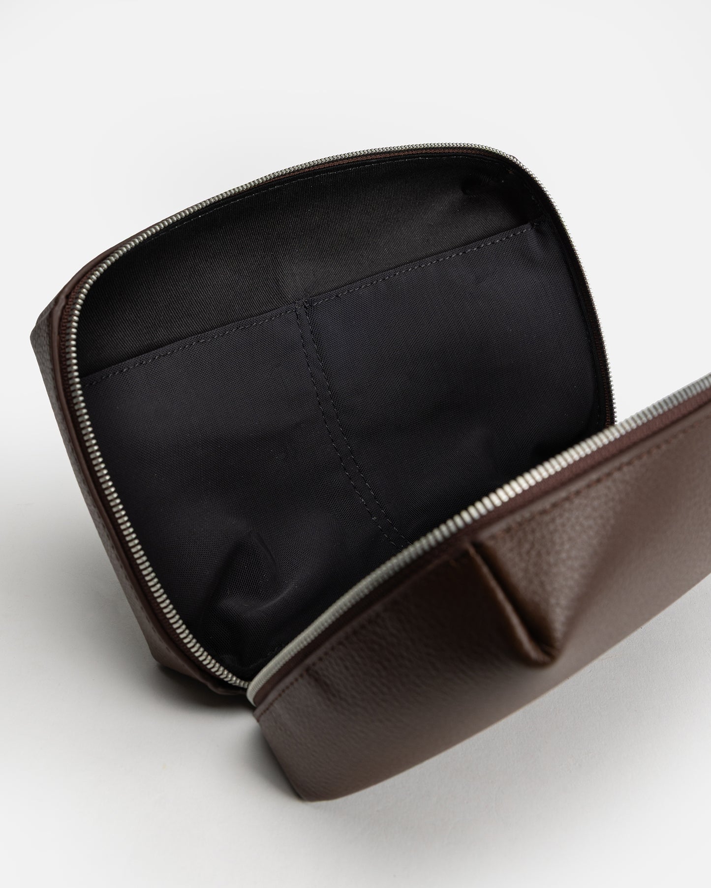 Jude Tech Bag Chestnut