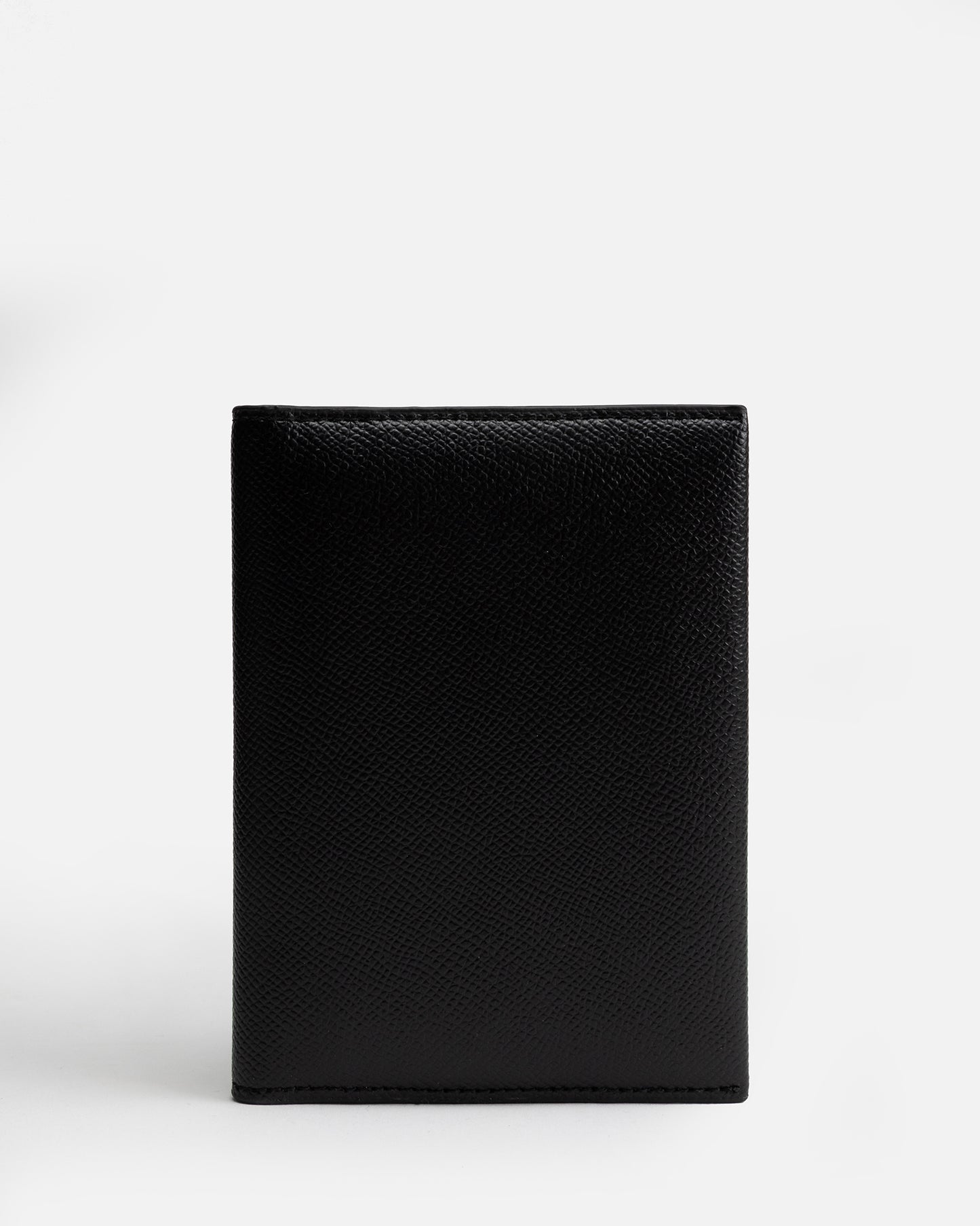 Essential Passport Sleeve Recycled Saffiano Black