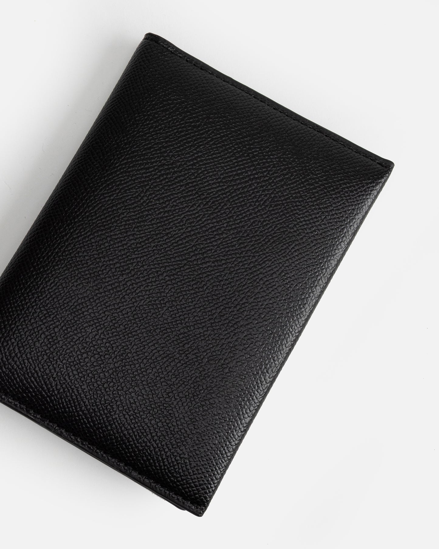 Essential Passport Sleeve Recycled Saffiano Black