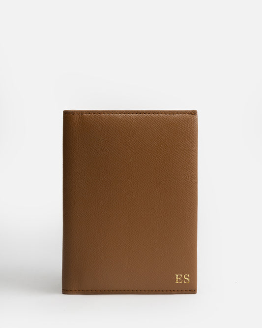 Essential Passport Sleeve Recycled Saffiano Rich Tan