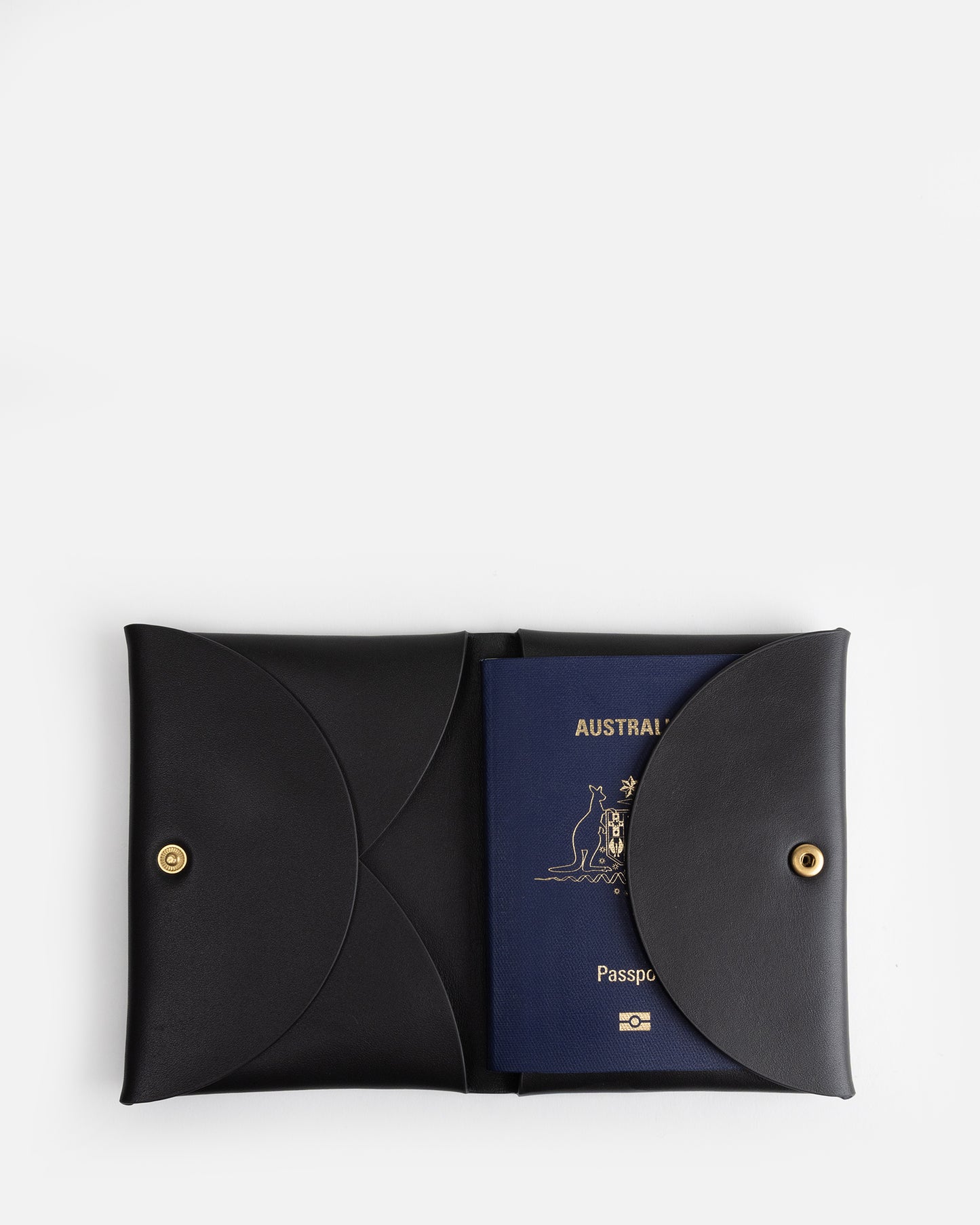 Remy Passport Sleeve Black