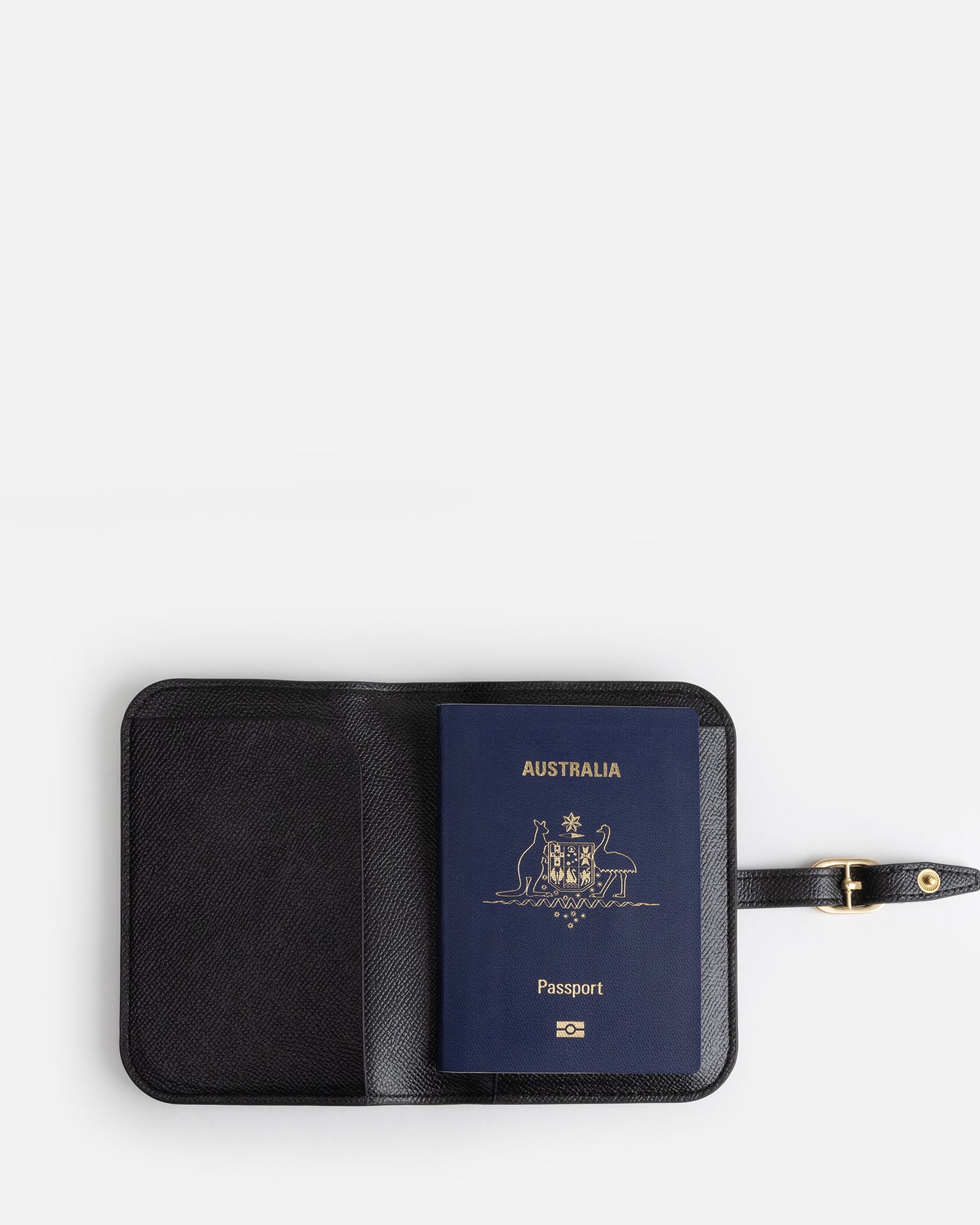 Aria Passport Cover Black